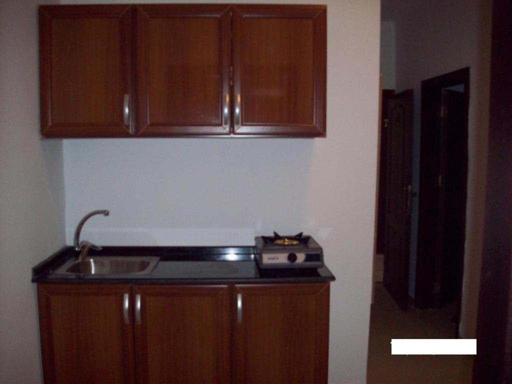 Omaima Hotel Apartments Амман Экстерьер фото